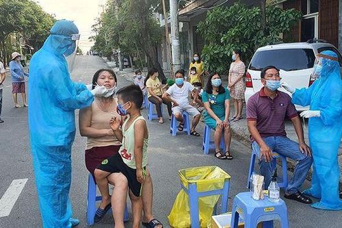 Phú Yên: Thêm 3 ca COVID-19, có 1 trường hợp tiếp xúc rất nhiều người