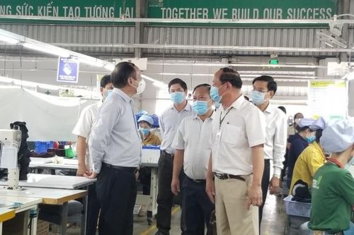 Khi 100% công nhân được tiêm vắc xin sẽ yên tâm sản xuất