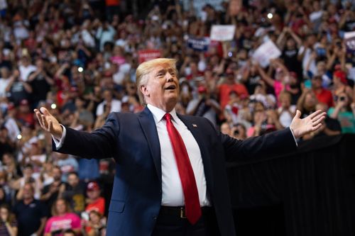Ông Donald Trump tổ chức mít tinh, chỉ trích mạnh mẽ chính quyền đương nhiệm