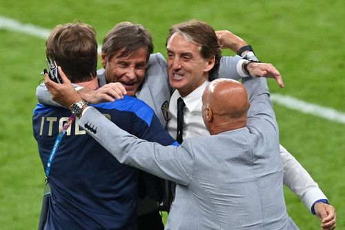 Italy vỡ òa khi vào tứ kết Euro 2020