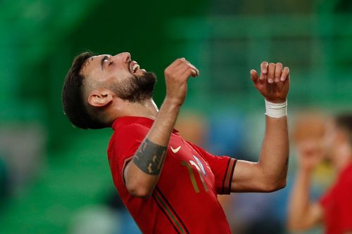 Vị trí phù hợp cho Bruno Fernandes là ghế dự bị