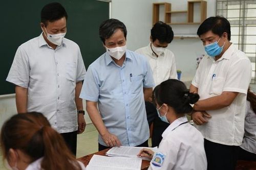 Bộ trưởng Nguyễn Kim Sơn kiểm tra công tác chuẩn bị thi ở Hà Giang