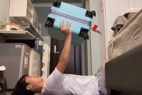 Tuyển thủ Việt Nam sáng tạo trong tập luyện tại nơi cách ly