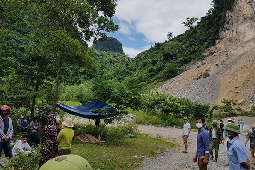Quảng Bình: Bị đá rơi đè trúng, công nhân mỏ đá tử vong