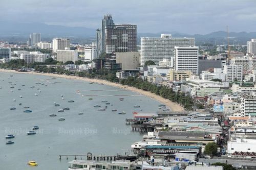 121 người bị bắt vì sử dụng thuốc và rượu bị cấm ở Pattaya