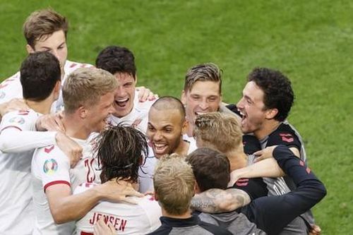 Xứ Wales 0-4 Đan Mạch: Cơn thịnh nộ của 'Những chú lính chì'