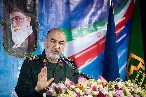 Iran tuyên bố sở hữu máy bay không người lái có tầm bay tới 7.000km