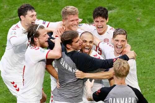 Đan Mạch lập thành tích chưa từng có tại EURO sau khi hạ Xứ Wales