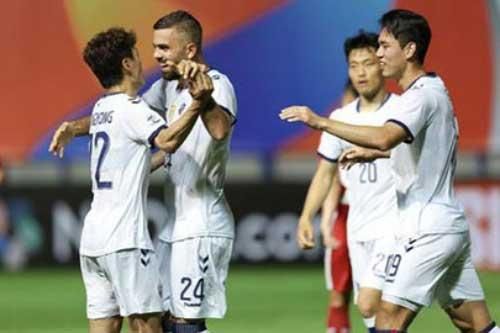 Tiền đạo người Áo: 'Ulsan Hyundai thắng Viettel nhờ may mắn'