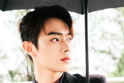 Cả 3 phim lên sóng dù cổ trang hay hiện đại đều thất bại: Hứa Khải tuột dốc không phanh?