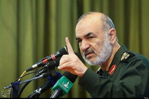 Iran tuyên bố sở hữu UAV tầm bay 7000km