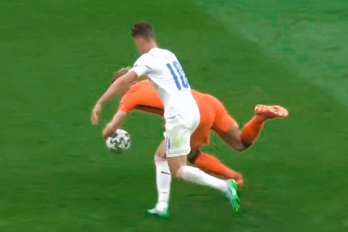 Video Hà Lan - CH Czech: De Ligt nhận thẻ đỏ