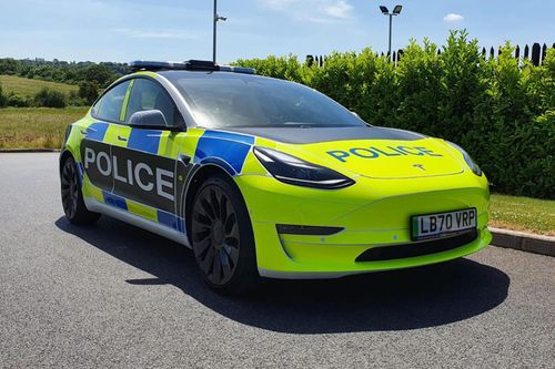 Cảnh sát Anh dùng Tesla Model 3 để truy bắt tội phạm