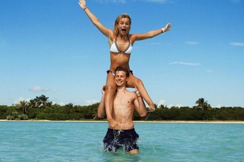 Dàn WAGs tuyển Hà Lan có gu thời trang sành điệu