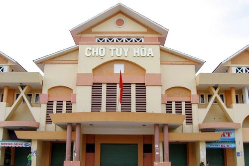 Phú Yên tạm dừng buôn bán ở chợ đầu mối Tuy Hòa