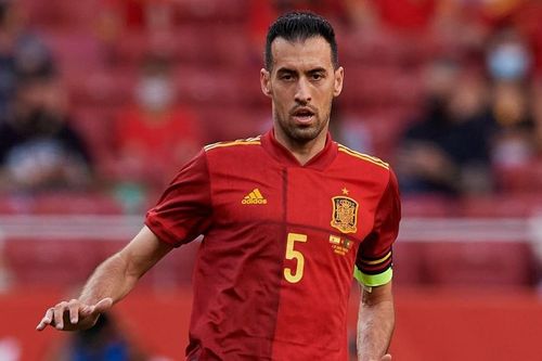 Không ai qua được Busquets ở tuyển Tây Ban Nha