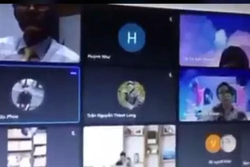 Một nam sinh viên lộ clip nhạy cảm khi học trực tuyến