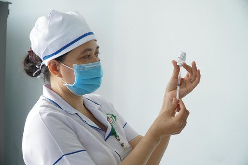 Nghệ An: Đề nghị tiêm vaccine cho hơn 8.000 giám thị, cán bộ phục vụ thi