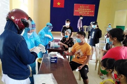 Hải Phòng thực hiện phát phiếu cho người dân đi chợ để phòng dịch Covid-19