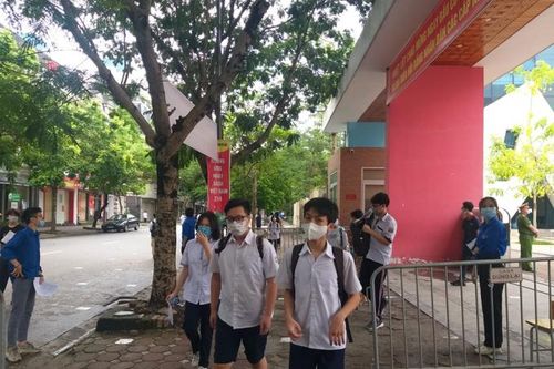 Công bố điểm chuẩn lớp 10 các trường công lập tại Hà Nội