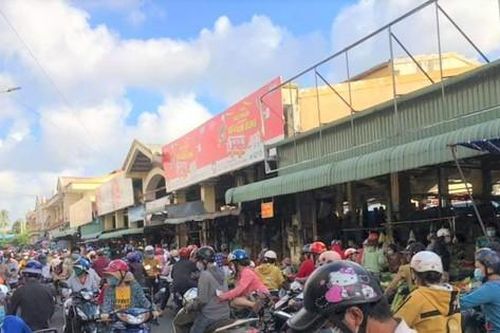 Bình Dương tạm dừng tất cả chợ tự phát