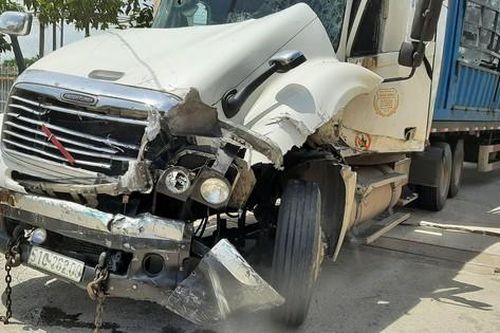 Khởi tố tài xế xe đầu kéo 'thông chốt' kiểm dịch gây tai nạn liên hoàn