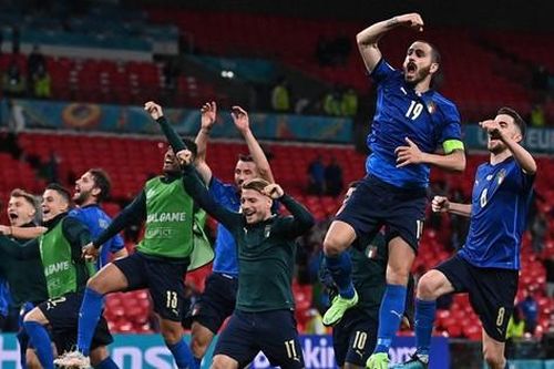 Xác định hai cặp đấu đầu tiên tại tứ kết EURO 2020