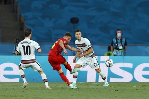 Siêu phẩm của Thorgan giúp Bỉ lật đổ Bồ Đào Nha ở EURO 2020