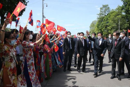 Nhân dân Hà Nội đón chào Tổng Bí thư, Chủ tịch nước Lào