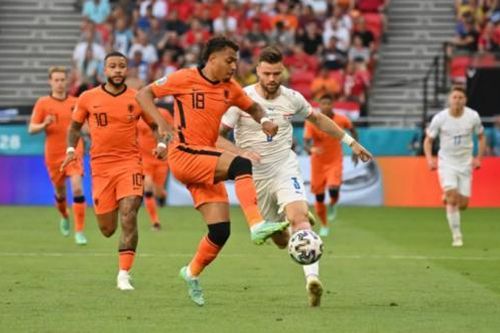 Hà Lan - CH Czech: De Ligt nhận thẻ đỏ tai hại, 'Cơn lốc màu da cam' rời giải tủi nhục | EURO 2020