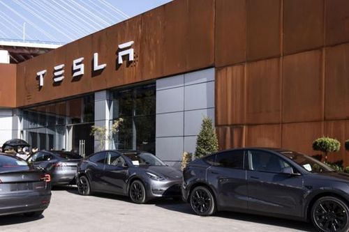 Tesla 'gặp hạn' ở Trung Quốc: Gần như toàn bộ xe bị triệu hồi vì vấn đề an toàn