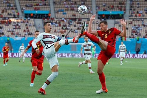Nhà vua thoái vị và sao mới trình làng