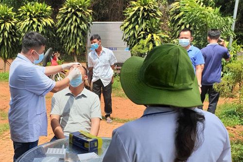 Di Linh: 102/102 mẫu xét nghiệm nhanh tại các chốt phòng chống dịch âm tính với SARS-CoV-2