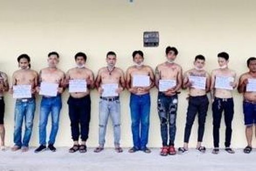 Bắt khẩn cấp nhiều đối tượng phạm tội sử dụng hung khí
