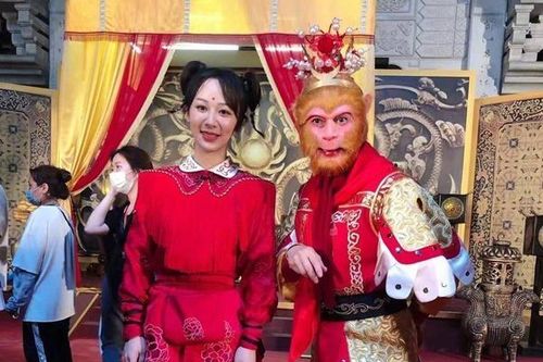 Lục Tiểu Linh Đồng 62 tuổi vẫn đóng Tôn Ngộ Không khiến khán giả rơi lệ