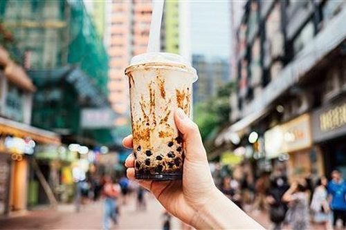 Tìm người từng đến quán trà sữa và chợ Hòa Hưng ở TP.HCM