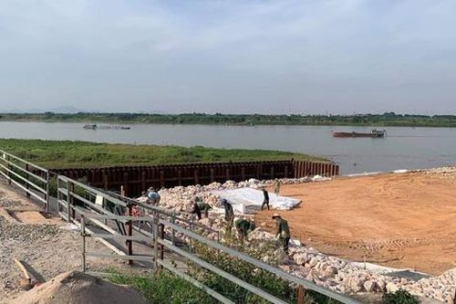 Vụ đê sông Hồng bị nứt: Sở Nông nghiệp và Phát triển nông thôn Hà Nội nói gì về vụ việc?