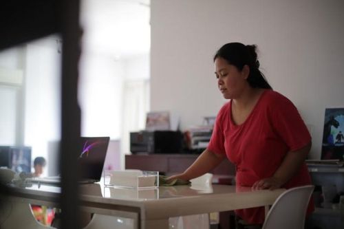 Người giúp việc đòi lương 900 USD giữa Covid-19 ở Singapore