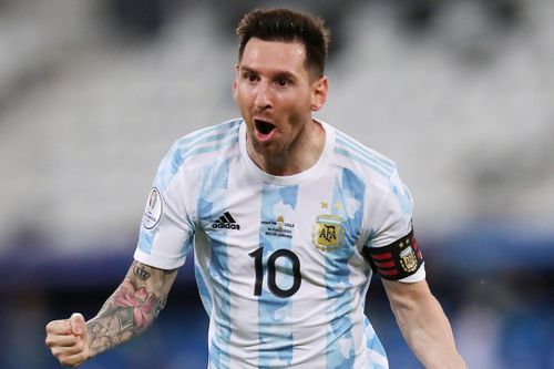 Messi đi vào lịch sử tuyển Argentina