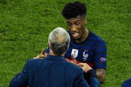 Cầu thủ Pháp cãi tay đôi với HLV Deschamps trên sân