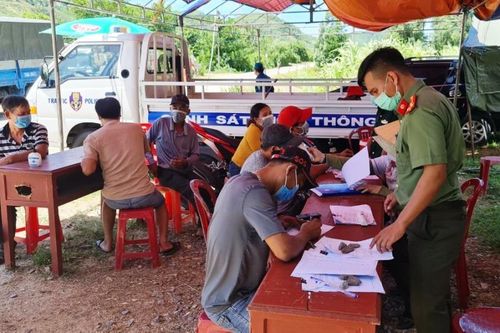 Bình Định ghi nhận hai ca dương tính SARS-CoV-2 đầu tiên