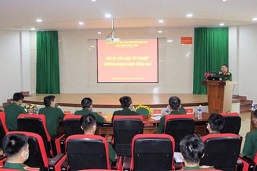 Đẩy mạnh chuyển đổi số trong giáo dục-đào tạo