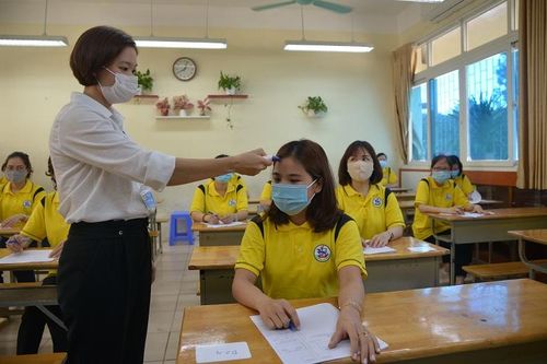 Ôn thi tốt nghiệp THPT giai đoạn nước rút: Nỗ lực từ vùng dịch