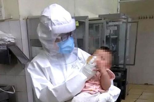 Vú nuôi, bảo mẫu bất đắc dĩ