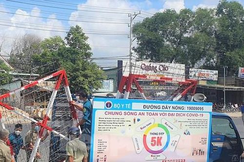 Bình Dương ghi nhận thêm 8 ca dương tính, một chưng cư và công ty bị phong tỏa