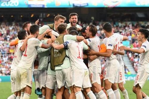 Tây Ban Nha trở thành 'vua dội bom' EURO 2020, lập kỷ lục không tưởng