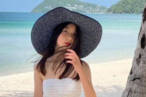 Hoa hậu Nguyễn Thị Huyền bất ngờ hé lộ ảnh con gái cực xinh đẹp sau nhiều năm giấu kín