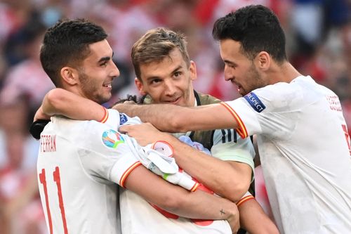 Kết quả EURO 2020 ngày 29/6: Kịch tính, điên rồ và 'mưa bàn thắng'