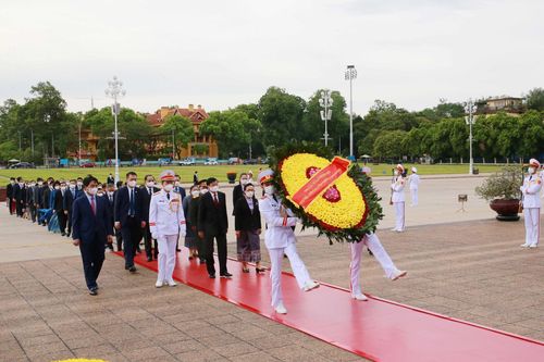 Tổng Bí thư, Chủ tịch nước Lào vào Lăng viếng Chủ tịch Hồ Chí Minh
