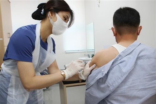 Hàn Quốc cấp 3 loại chứng nhận tiêm vaccine ngừa COVID-19